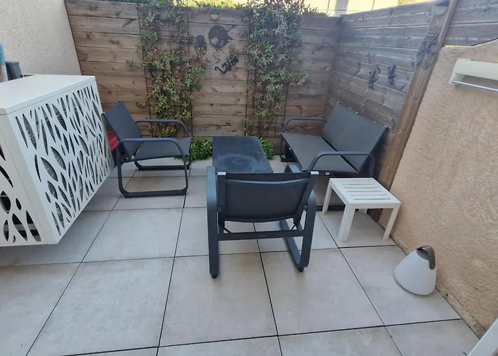 3 Pièces Climatisé Avec Piscine Et Parking Proche à - Fr-1-780-87 * Sainte-Maxime