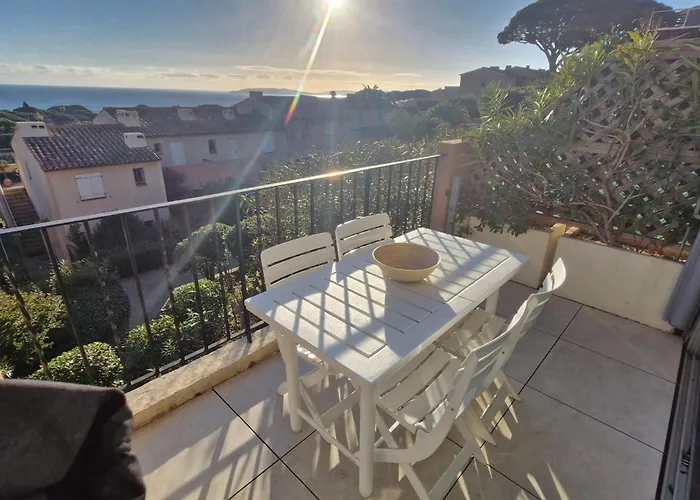 3 Pièces Climatisé Avec Piscine Et Parking Proche à - Fr-1-780-87 Sainte-Maxime