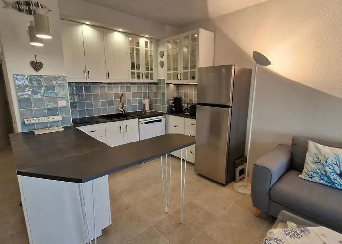 Apartamento 3 Pièces Climatisé Avec Piscine Et Parking Proche à - Fr-1-780-87 Sainte-Maxime