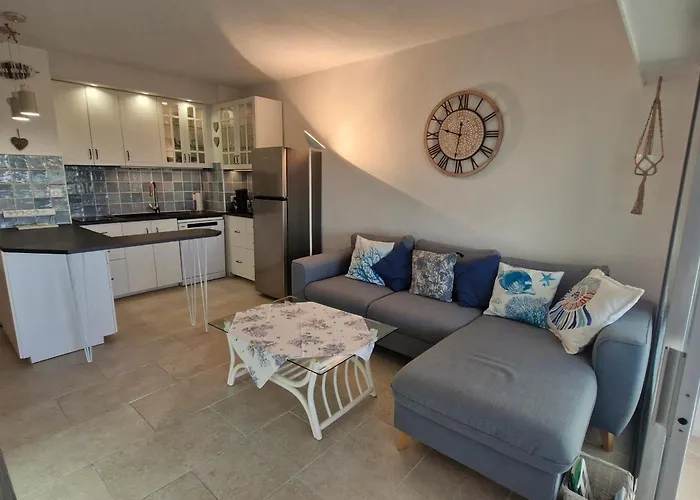 Apartamento 3 Pièces Climatisé Avec Piscine Et Parking Proche à - Fr-1-780-87 Sainte-Maxime