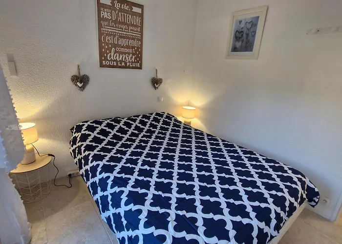 3 Pièces Climatisé Avec Piscine Et Parking Proche à - Fr-1-780-87 Sainte-Maxime