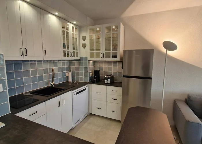 3 Pieces Climatise Avec Piscine, 6 Pers, - Fr-1-780-87 *