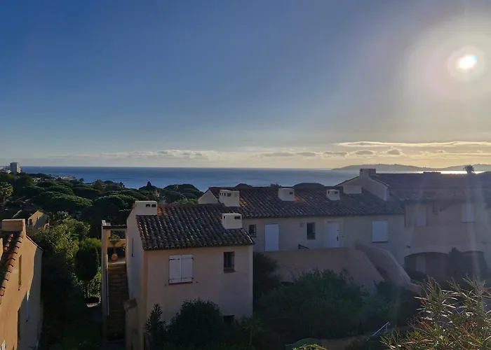 3 Pièces Climatisé Avec Piscine Et Parking Proche à - Fr-1-780-87 Appartamento